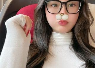 微密圈 – 陈大小姐的户外写真：图包里藏着的是哪个角落的秘密？