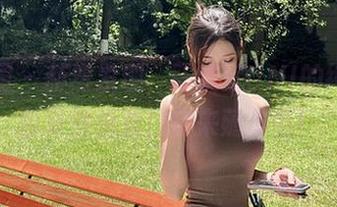 微密圈 – 赫然发现，陈妮妮UNI的纯白图包竟然免费！快来薅羊毛！