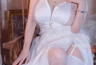 空姐风格不止于此，陌陌咕咕咕的写真原图，承包你的回眸率！
