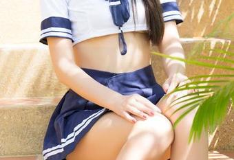 青豆客 – 最新图包：谭晓彤的比基尼，夏天就是要这样过！
