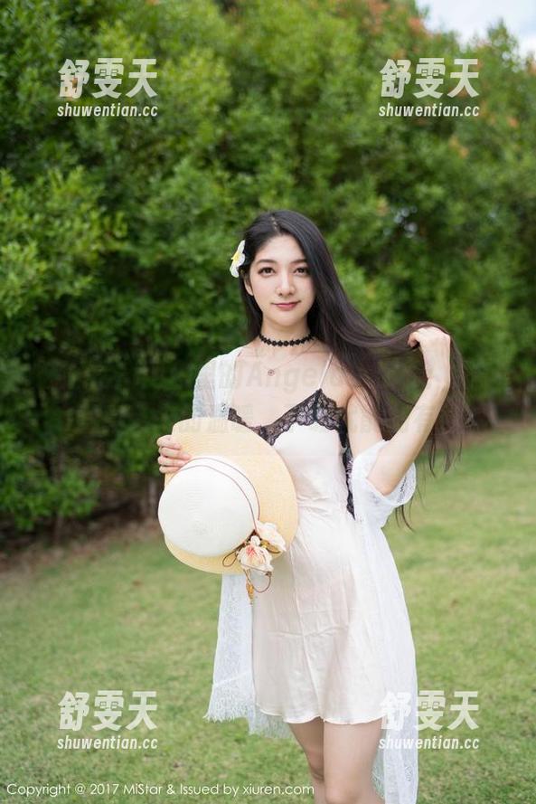 魅妍社 - 网盘里的Angela小热巴：居家写真带来的温暖，下载就能拥有！