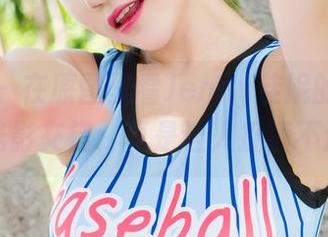 魅妍社 – 在原图里看Jenny佳妮的连体衣，光影交错，真是让人捉摸不透！