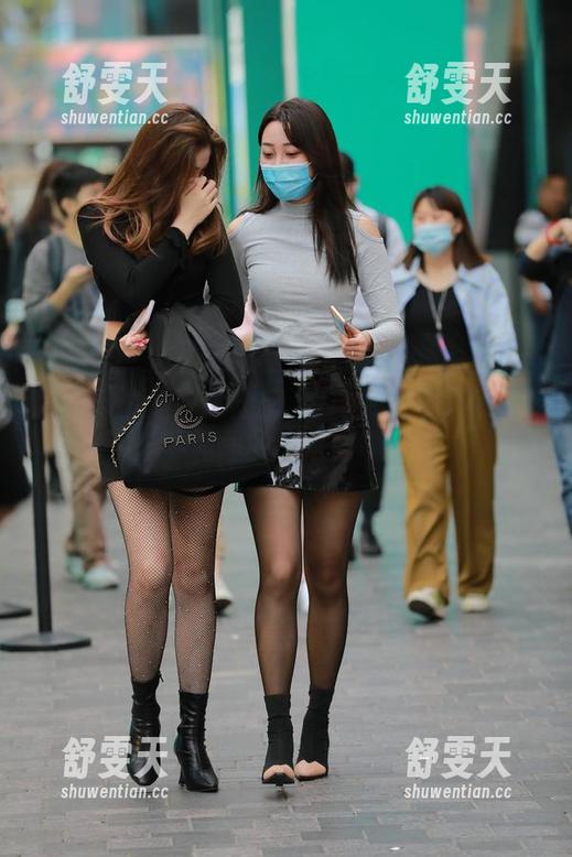 魔镜街拍 - 婷婷分享：薄丝OL美女包臀灰裙里的午后梦境