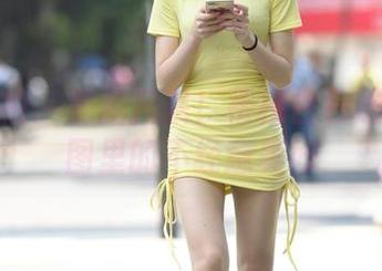 魔镜街拍 – 私拍风暴！楼楼白色连衣裙原图里的不经意美好
