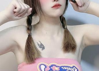 鹿八岁baby：这组豹纹cos照片，真的太会玩了！