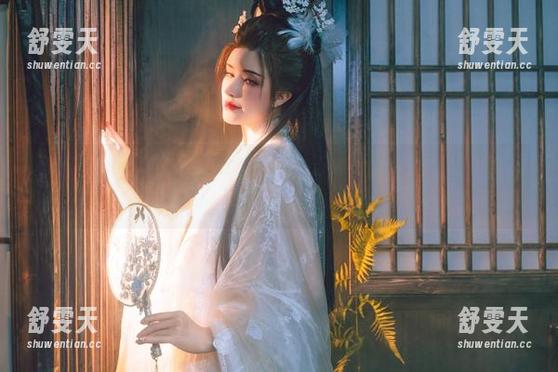 鹿八岁baby崩坏星穹铁道写真集，下载后你会对卡芙卡有新认识！