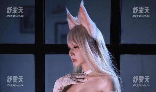 黑白御猫全套写真：泳池，阳光，还有那些跃动的影子